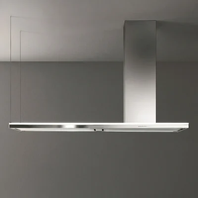 Okap wyspowy Falmec Lumen Isola 175 inox na szarym tle - komin i panel sterowania po prawej stronie