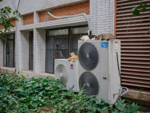 Zamontowane jednostki zewnętrzne klimatyzacji typu split
